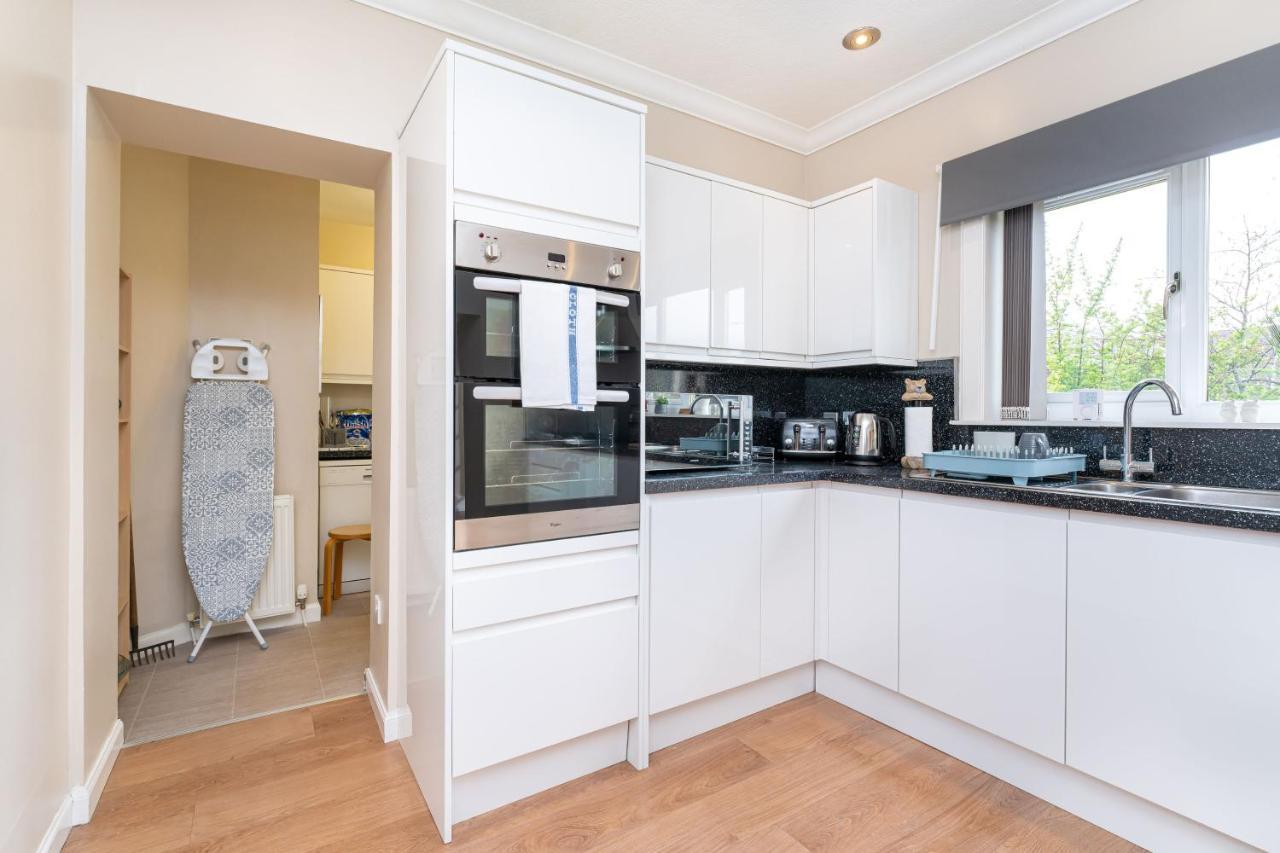 New Four Bedroom House - All Rooms Ensuite 斯特灵 外观 照片