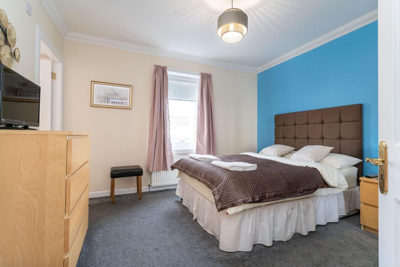 New Four Bedroom House - All Rooms Ensuite 斯特灵 外观 照片